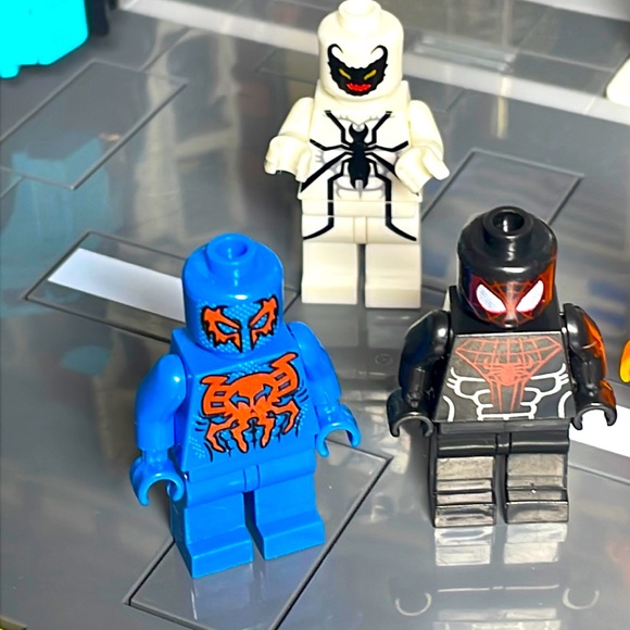 Storage Book Case & Figures - Picture 2 of 13